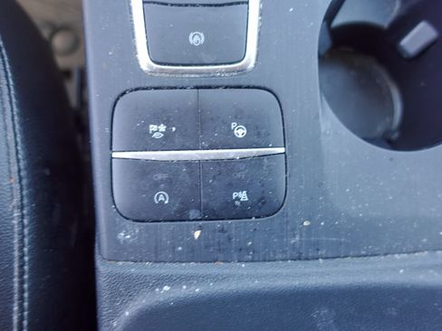 Used 2020 Ford Escape Titanium AWD/4WD image 22