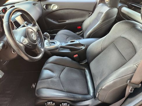 Used 2016 Nissan 370Z Touring RWD image 14