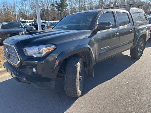 Used 2019 Toyota Tacoma TRD Sport w/ TRD Premium Sport Package image 2