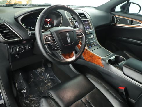 Used 2019 Lincoln Nautilus Reserve FWD image 10