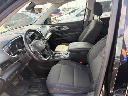 Used 2018 Chevrolet Traverse LT AWD/4WD image 2