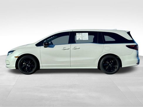 Used 2023 Honda Odyssey Sport image 4