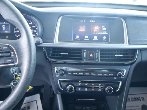 Used 2018 Kia Optima LX FWD image 22