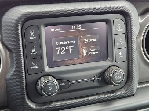 Used 2021 Jeep Gladiator Sport image 19