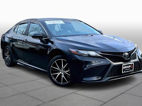 Certified 2023 Toyota Camry SE image 3