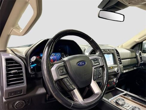Used 2019 Ford Expedition Platinum image 11