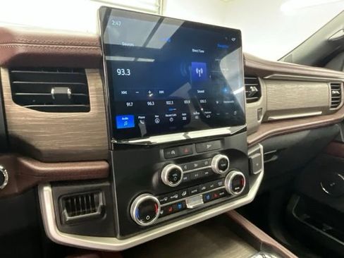 Used 2024 Ford Expedition Limited AWD/4WD image 12