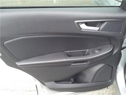 Used 2024 Ford Edge SE image 22