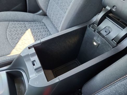 Used 2024 Chevrolet Equinox LT FWD image 48