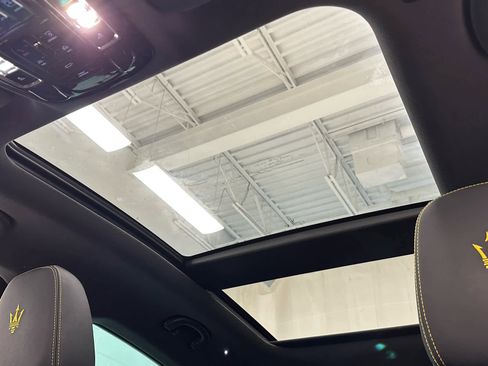 Used 2023 Maserati Grecale Modena AWD/4WD image 37