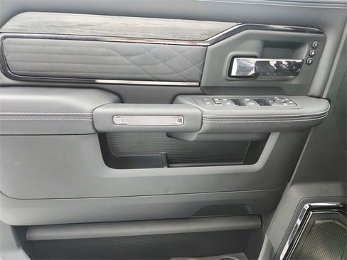 New 2025 RAM 2500 Limited image 34