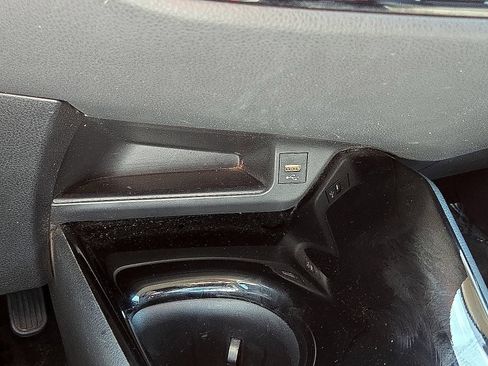 Used 2021 Toyota C-HR Limited FWD image 29