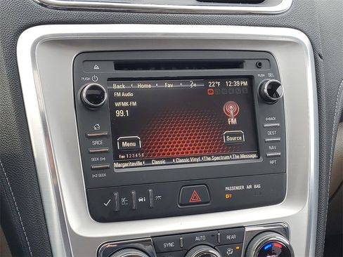 Used 2014 GMC Acadia SLT image 24