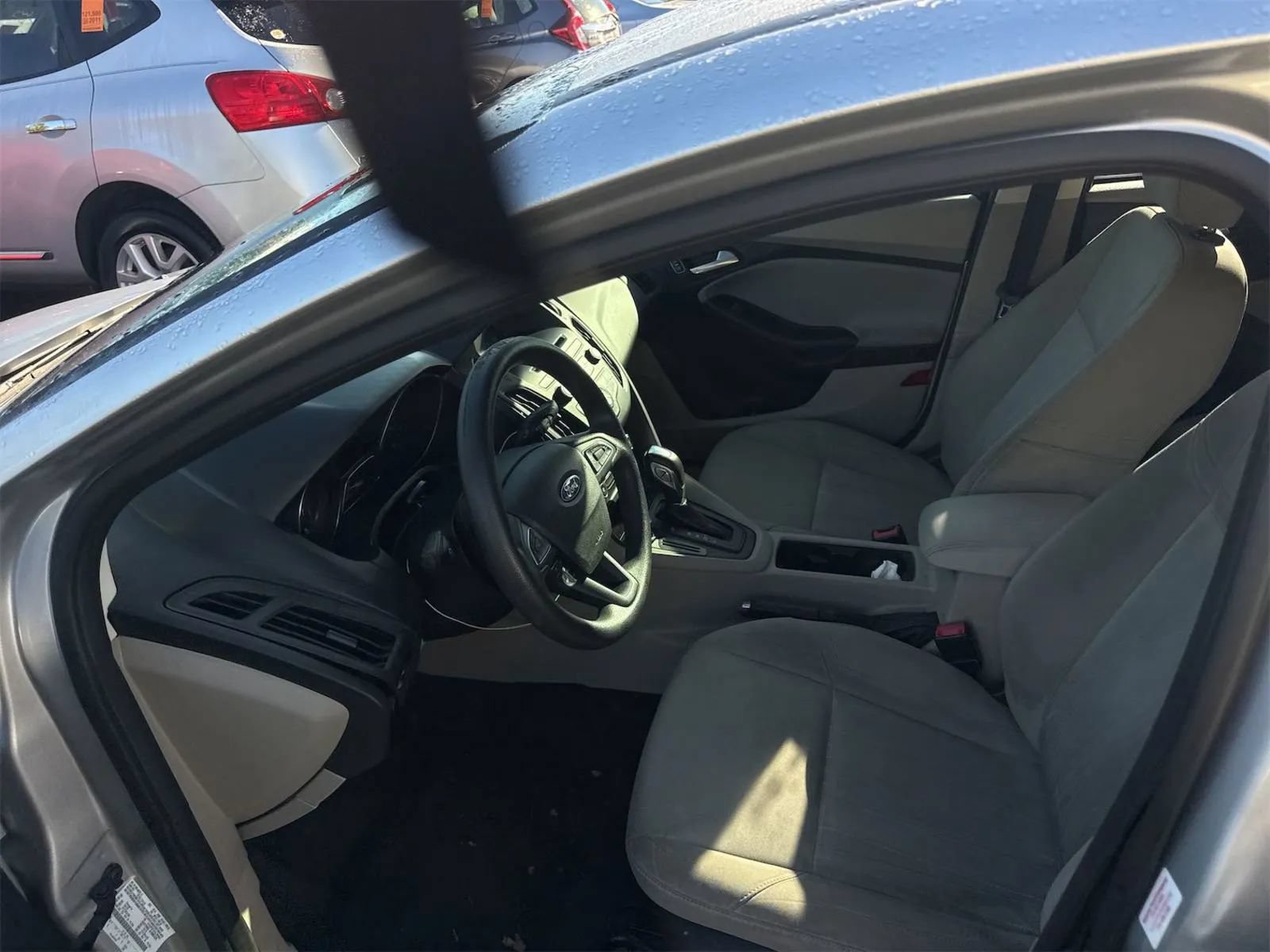Used 2016 Ford Focus SE FWD image 3
