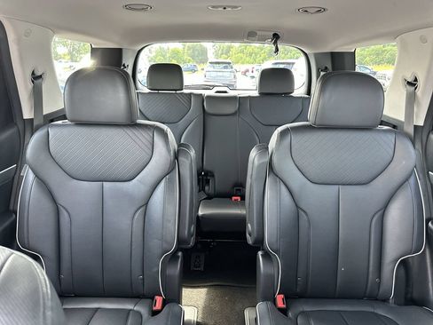 Used 2025 Hyundai Palisade SEL FWD image 13
