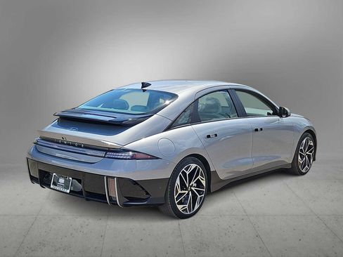 Used 2023 Hyundai Ioniq 6 SEL RWD image 8