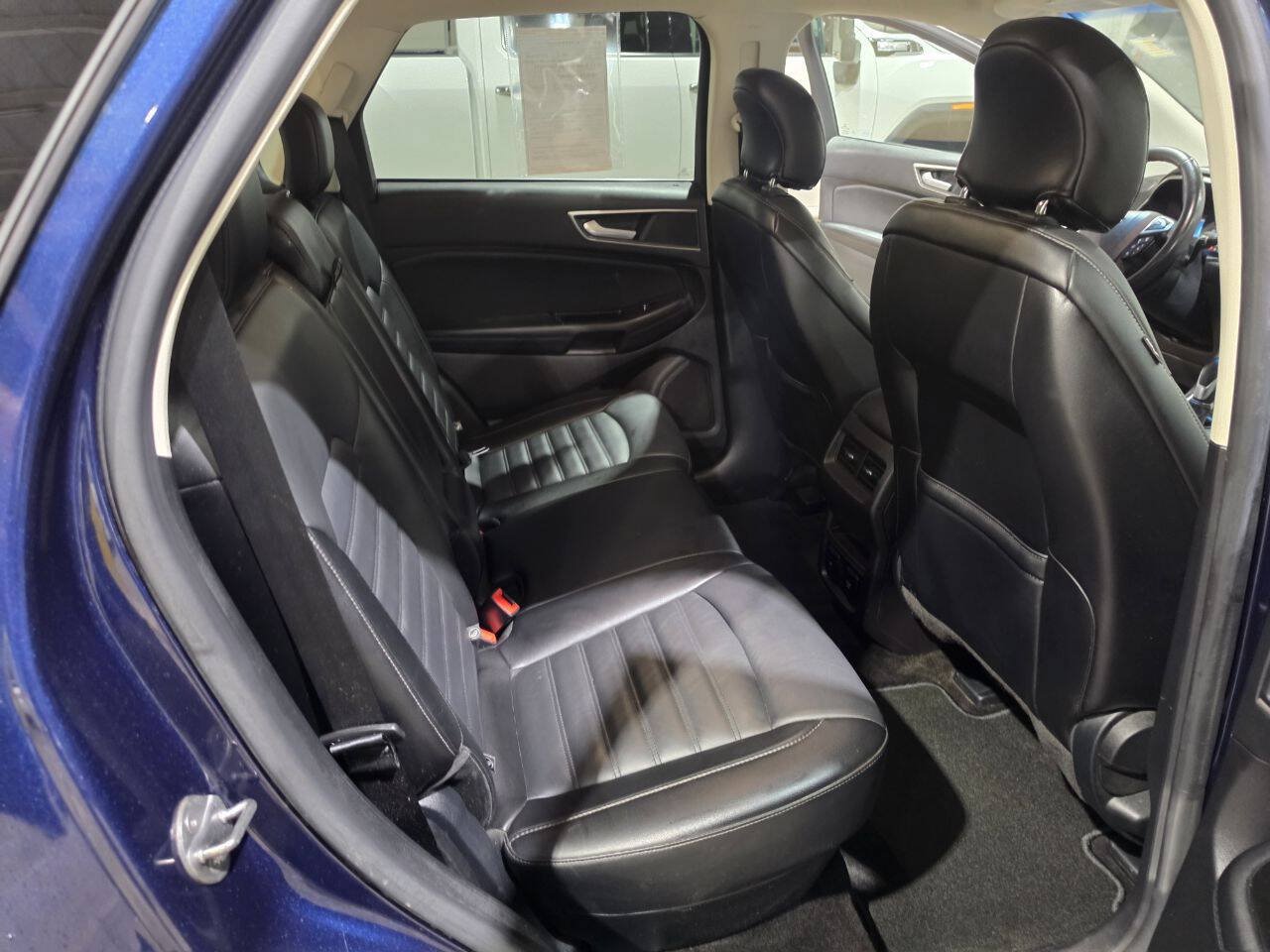 Used 2017 Ford Edge SEL w/ Equipment Group 201A AWD/4WD image 30