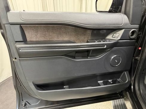 Used 2021 Ford Expedition Max Limited AWD/4WD image 23
