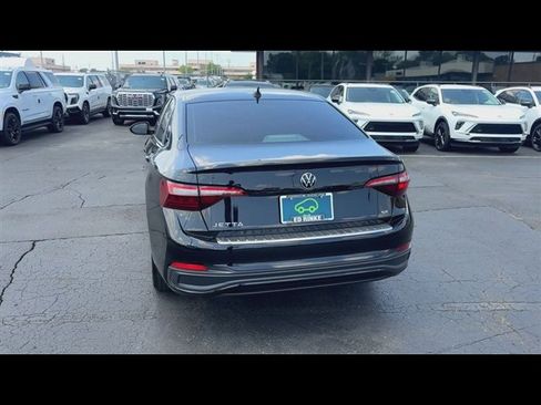 Used 2024 Volkswagen Jetta SE w/ Black Wheel Package FWD image 7