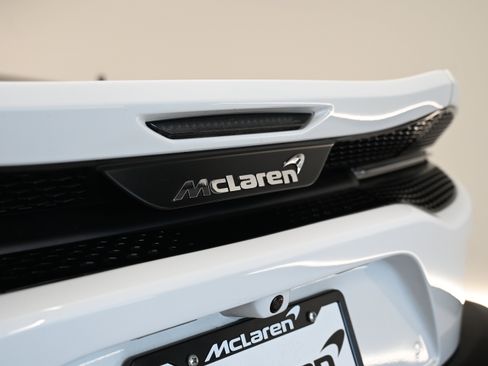 Used 2023 McLaren GT RWD image 11