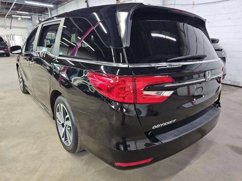 Used 2022 Honda Odyssey Touring image 2