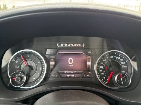 Used 2024 RAM 1500 Laramie AWD/4WD image 30
