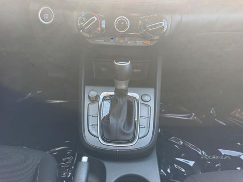 Used 2023 Hyundai Kona SEL AWD/4WD image 16