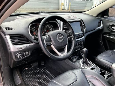 Used 2014 Jeep Cherokee Trailhawk w/ Leather Interior Group image 19