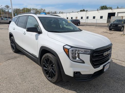 Used 2023 GMC Terrain SLT w/ Elevation Edition image 3