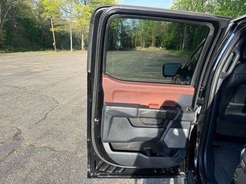 Used 2023 Ford F150 Lariat AWD/4WD image 16
