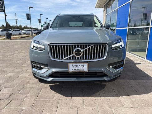 Used 2023 Volvo XC90 B5 Plus AWD/4WD image 3