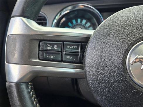Used 2013 Ford Mustang Coupe RWD image 13