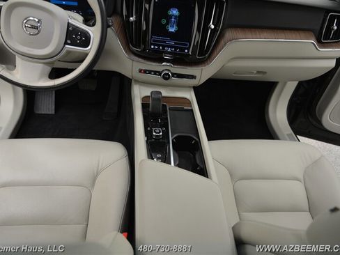 Used 2022 Volvo XC60 T8 Inscription Expression w/ Advanced Package image 17