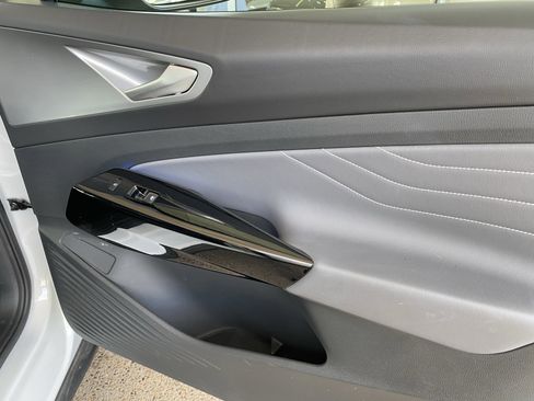 Used 2023 Volkswagen ID.4 Pro S image 37