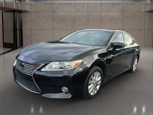 Used 2013 Lexus ES 300h w/ Luxury Pkg FWD image 35