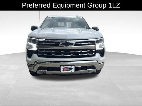 Used 2024 Chevrolet Silverado 1500 LTZ AWD/4WD image 2