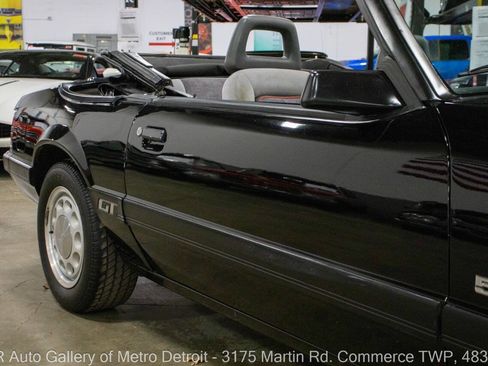 Used 1986 Ford Mustang LX image 25