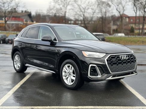 Used 2023 Audi Q5 2.0T Premium w/ Convenience Package image 9