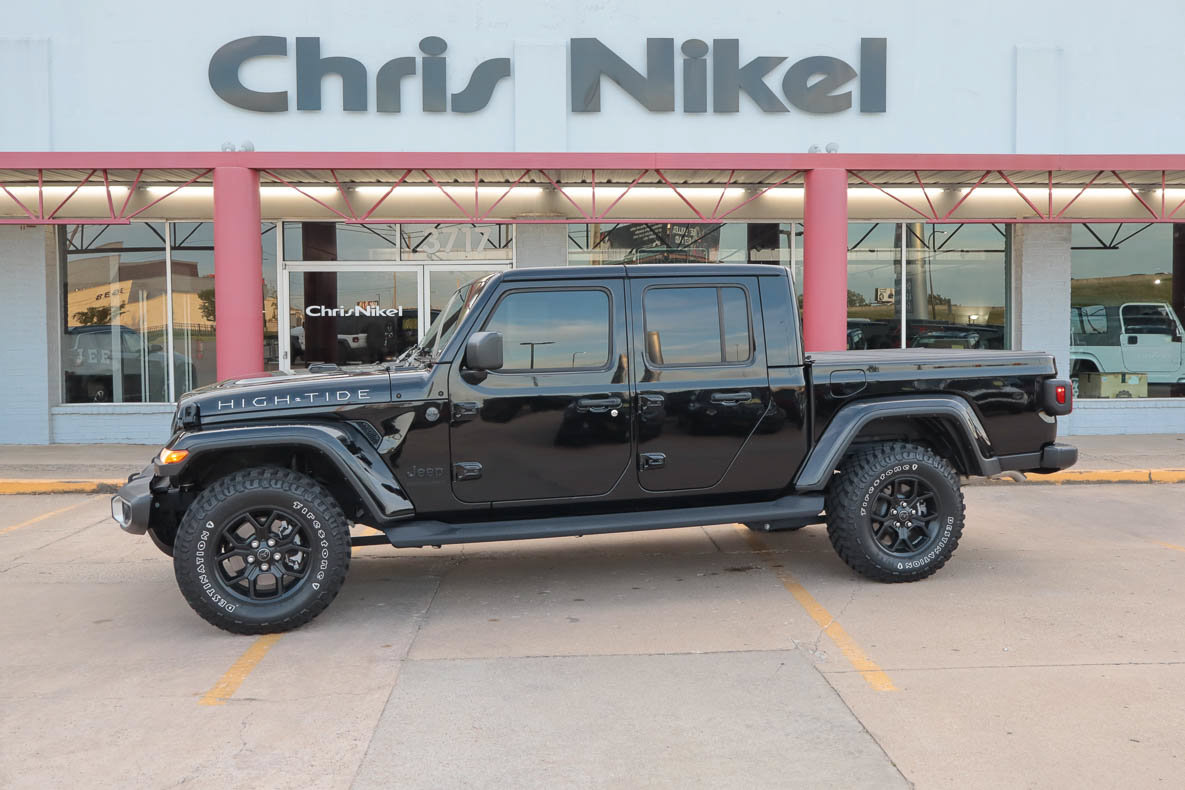 Used 2025 Jeep Gladiator Sport AWD/4WD image 1