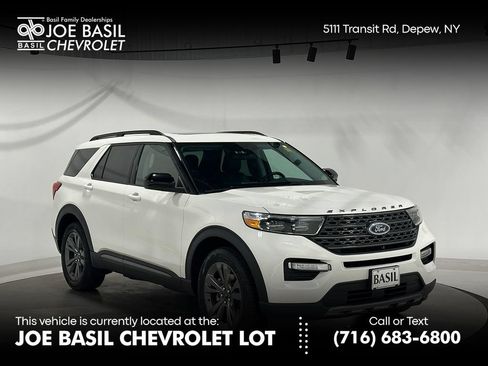 Used 2022 Ford Explorer XLT w/ Equipment Group 202A AWD/4WD image 1