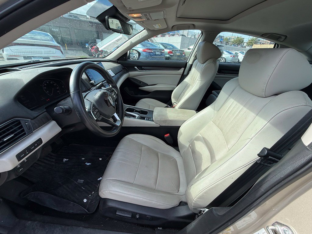 Used 2018 Honda Accord Touring image 10