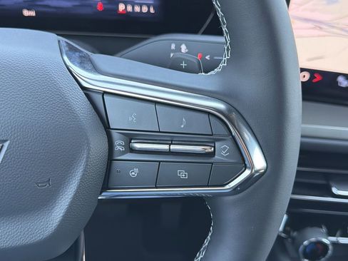 New 2026 Chevrolet Traverse LT image 9