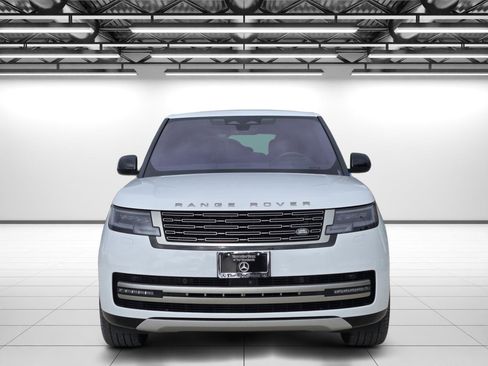Used 2023 Land Rover Range Rover SE image 4