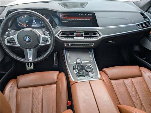 Used 2022 BMW X7 M50i image 18
