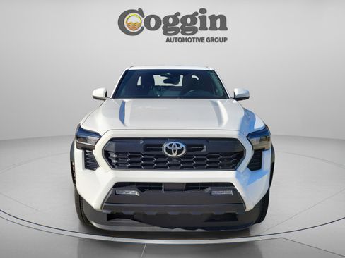 Certified 2025 Toyota Tacoma TRD Off-Road image 6