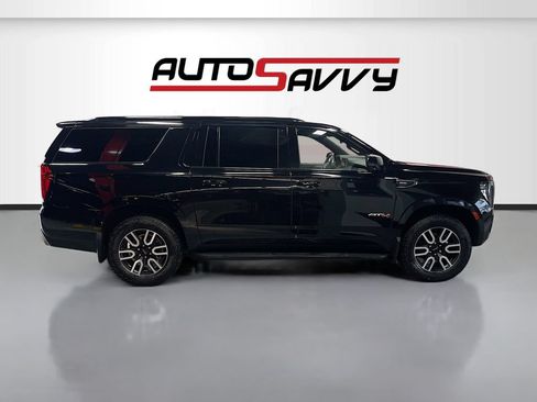 Used 2024 GMC Yukon XL AT4 w/ Technology Package AWD/4WD image 8