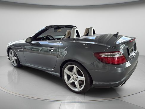 Used 2015 Mercedes-Benz SLK 350 image 5