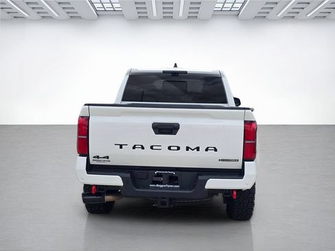 Used 2025 Toyota Tacoma TRD Sport w/ TRD Sport Premium Package AWD/4WD image 4