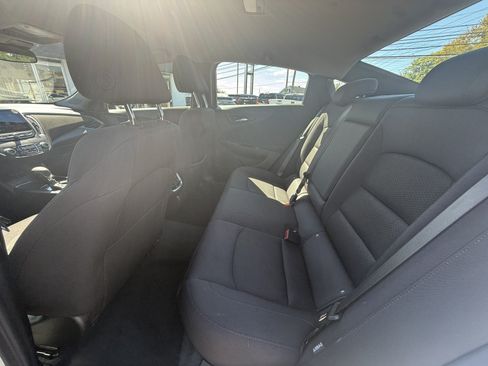 Used 2025 Chevrolet Malibu LT FWD image 25