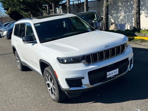 Used 2024 Jeep Grand Cherokee L Limited w/ Luxury Tech Group II image 6